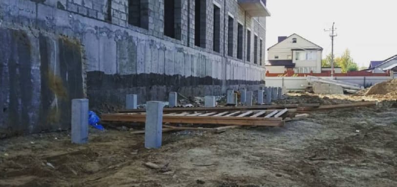 Фундамент на забивных ЖБ сваях