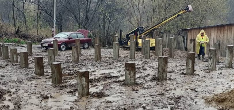 Фундамент на забивных ЖБ сваях